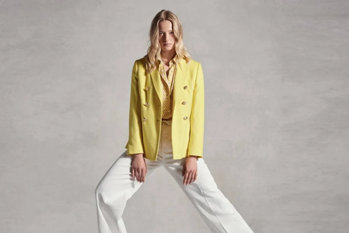 سترة البليزر لإطلالة أنيقة