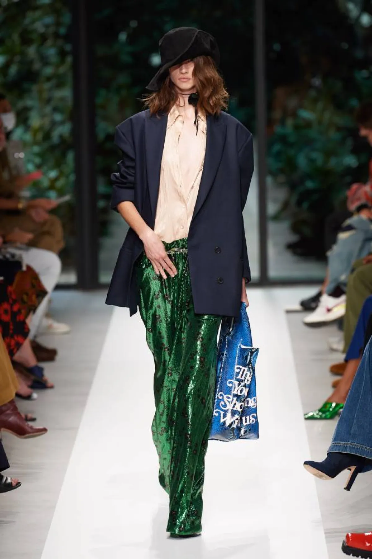 سترة البليزر لإطلالة أنيقة