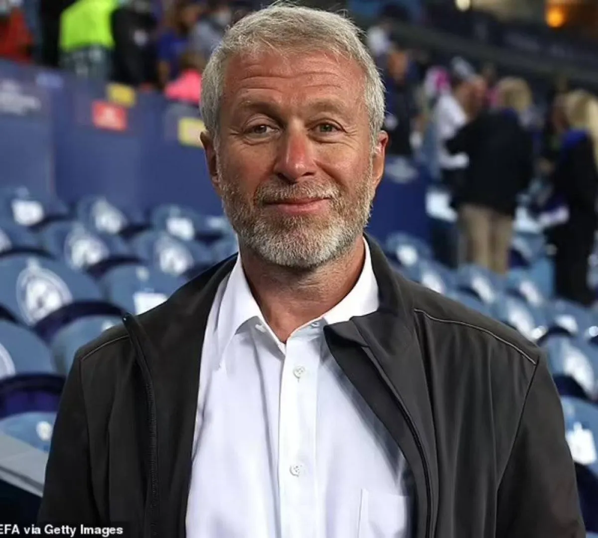 صورة رجل الأعمال الإنجليزي أبراموفيتش رئيس نادي تشيلسي