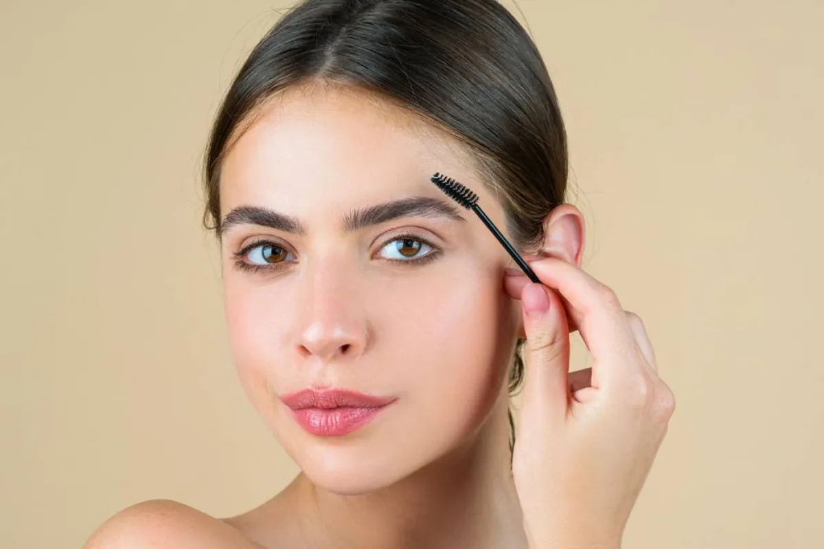 تقنيات تكثيف الحواجب