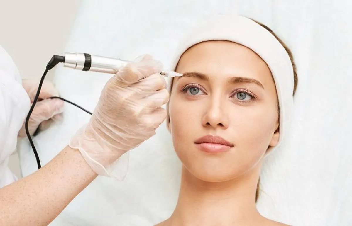 أحدث التقنيات لتكثيف الحواجب