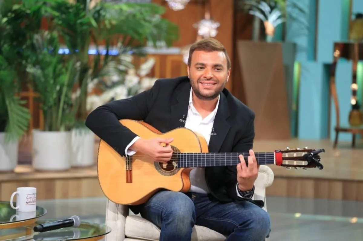 رامي صبري من كواليس برنامج معكم - الصورة من حساب البرنامج على الفيس بوك