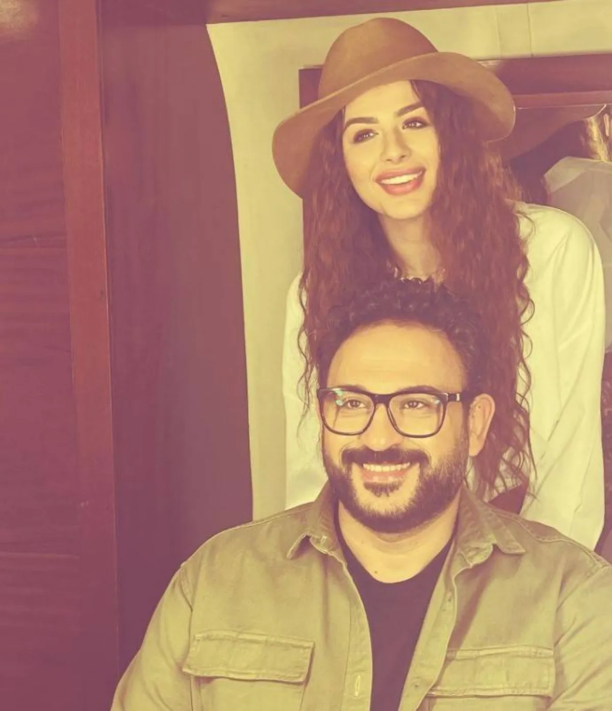 هنادي مهنا مع أكرم حسني في كواليس " مكتوب عليا "- الصورة من حسابها الرسمي على " انستجرام "