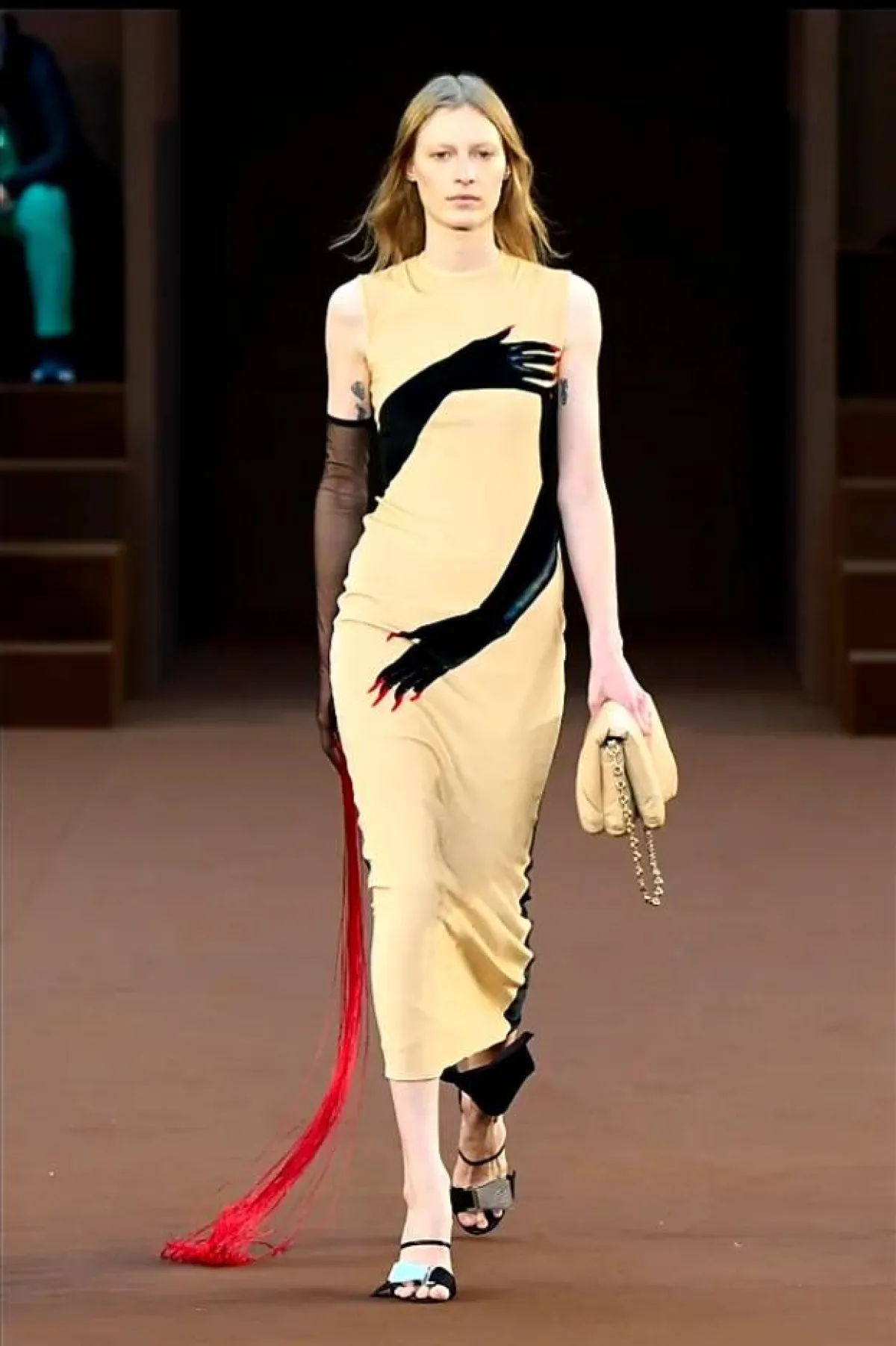 فستان نيود من لويفي