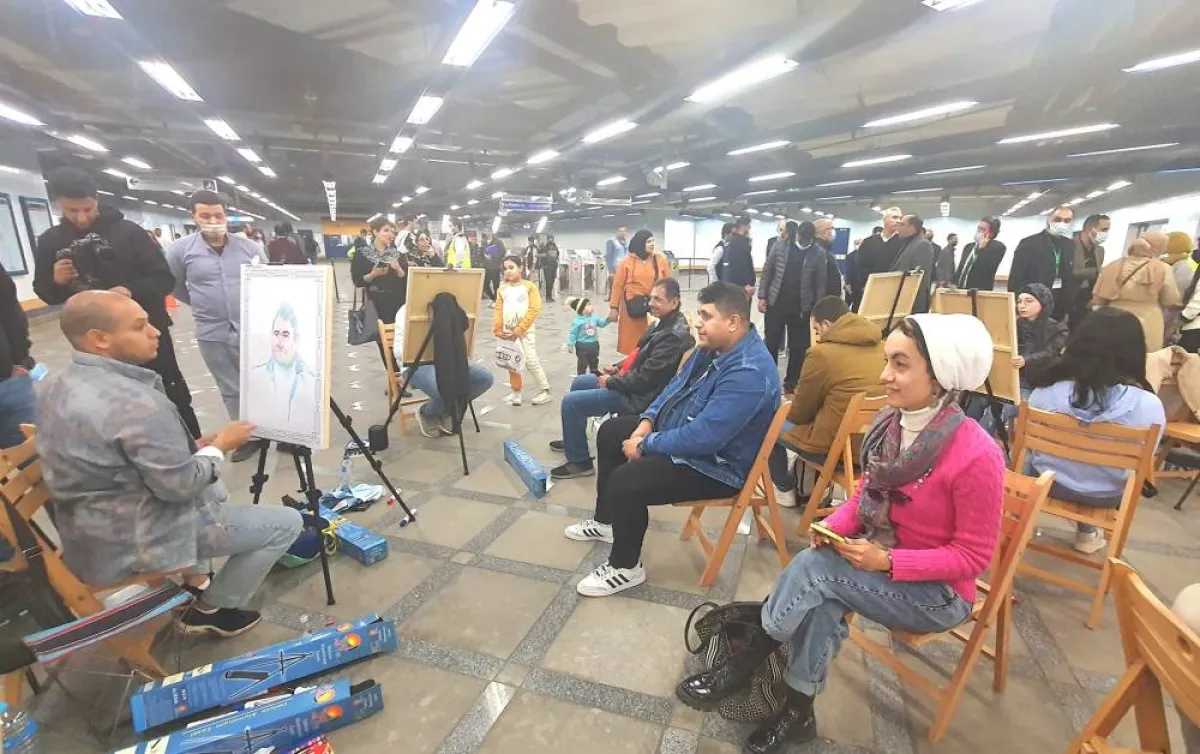 لأول مرة معرض (ناس من هليوبوليس ) بمحطة مترو الانفاق 