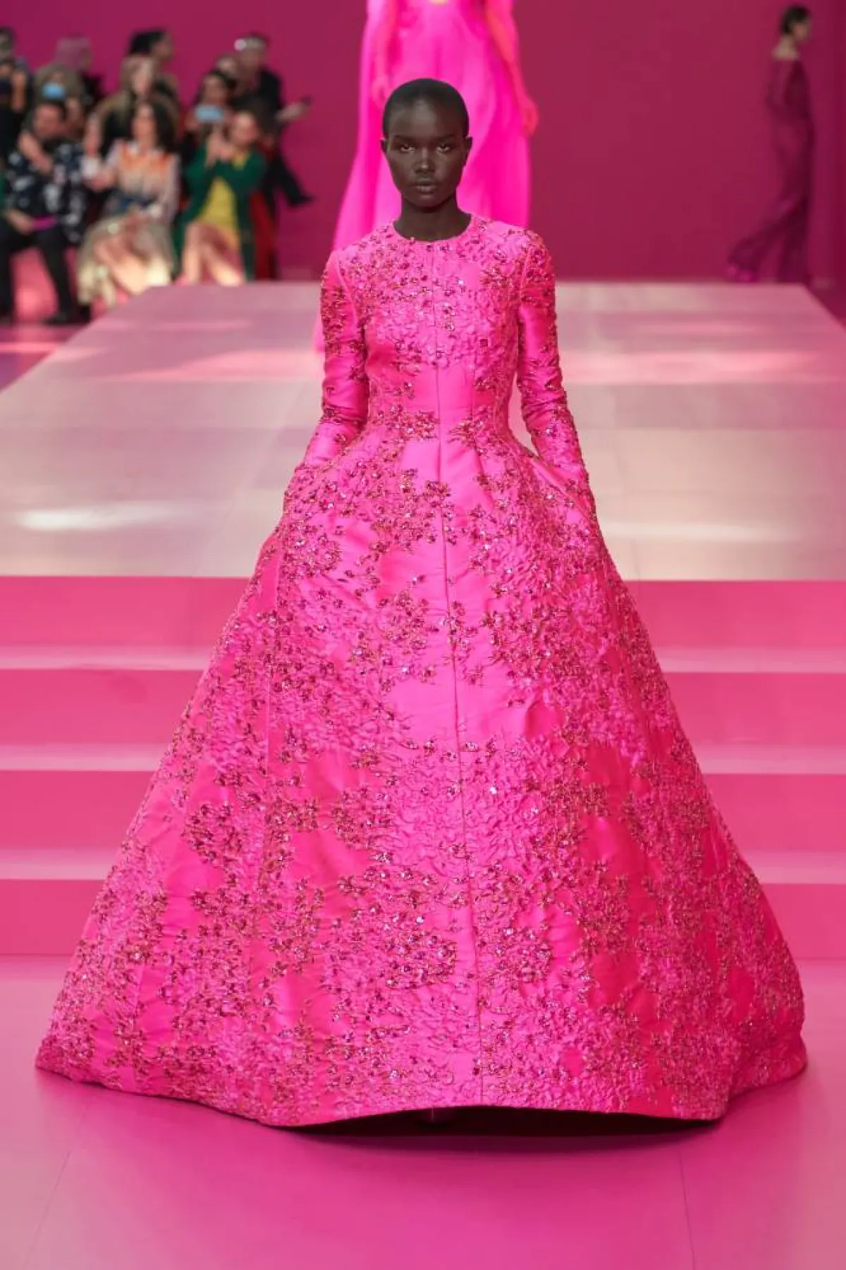 زي من فالنتينو