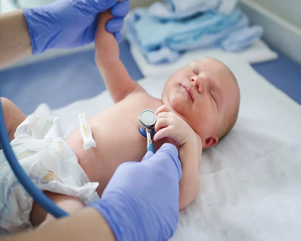 يمكن للطبيب تشخيص الفتق السري