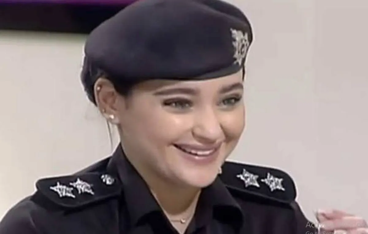 ضابطة بالجيش 