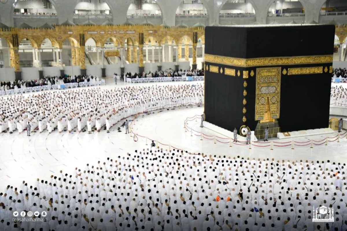 قاصدي المسجد الحرام بعد رفع الإجراءات الاحترازية - الصورة من حساب الرئاسة الرسمي