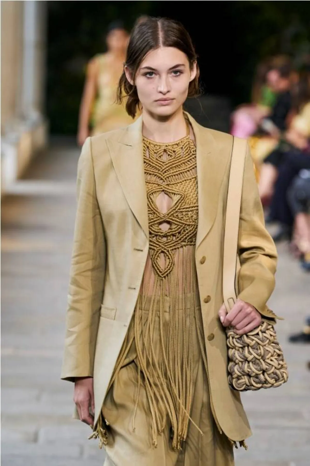 موديلات جاكيتات خفيفة من ألبرتا فيريتي  Alberta Ferretti