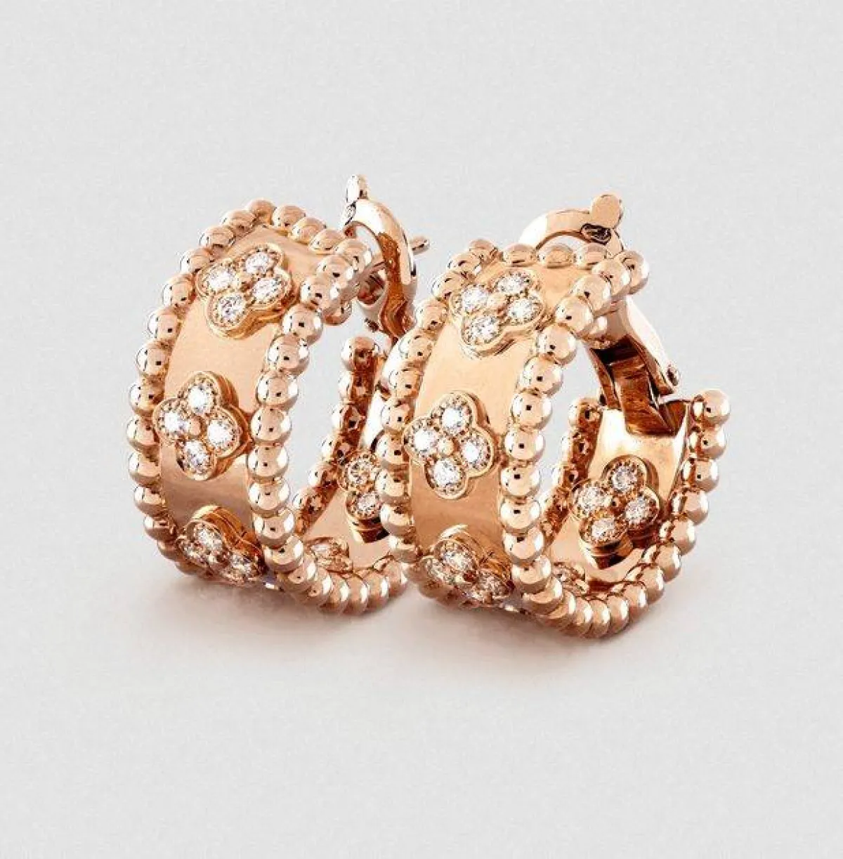 سوار أذن ذهب والماس من فان كليف آند أربلز Van Clef & Arpels