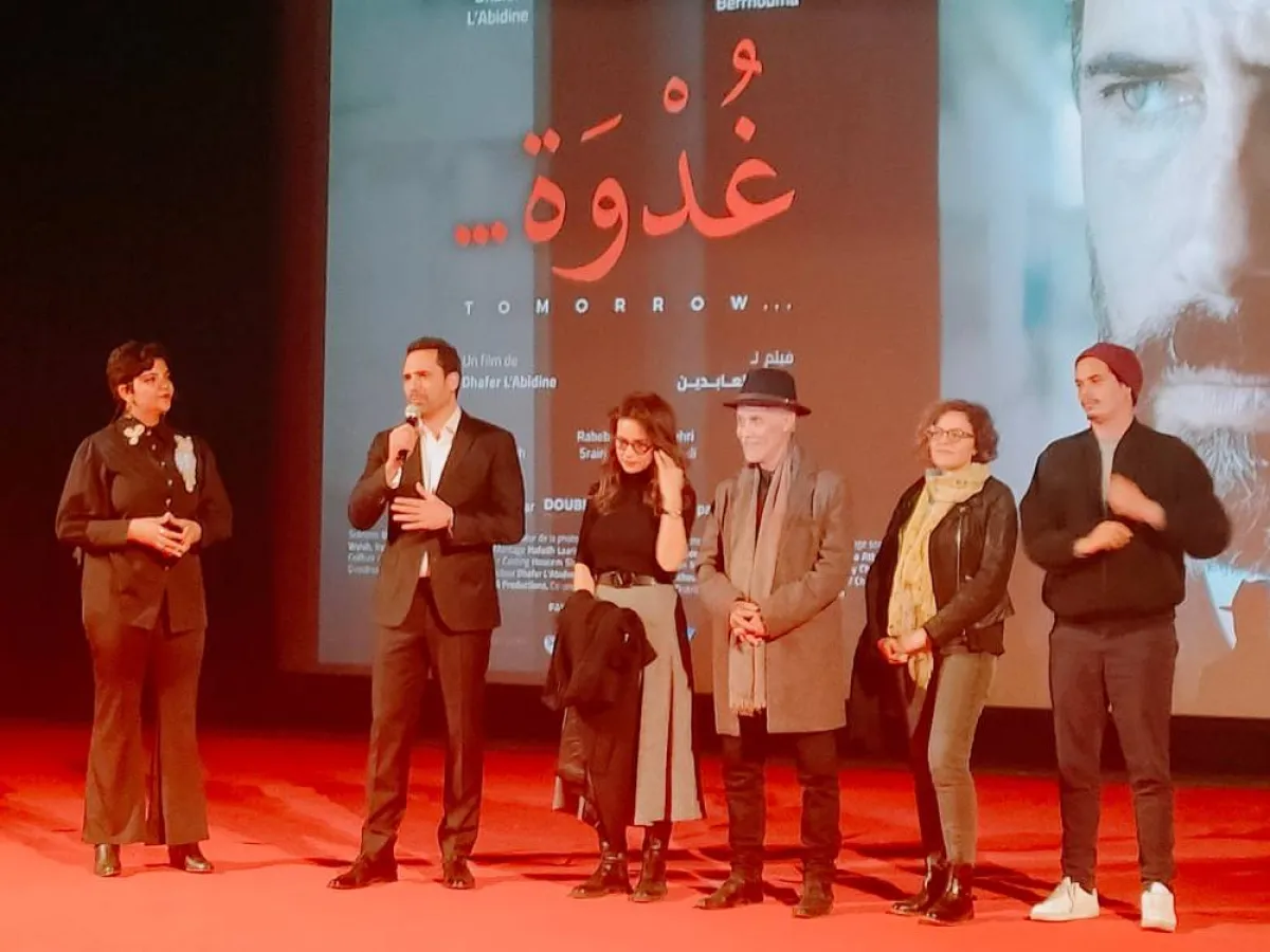 اثناء  تقدم الفيلم  بحضور ظافر العابدين وبعض الممثلين- الصورة من موقع الفيلم على الفيس بوك