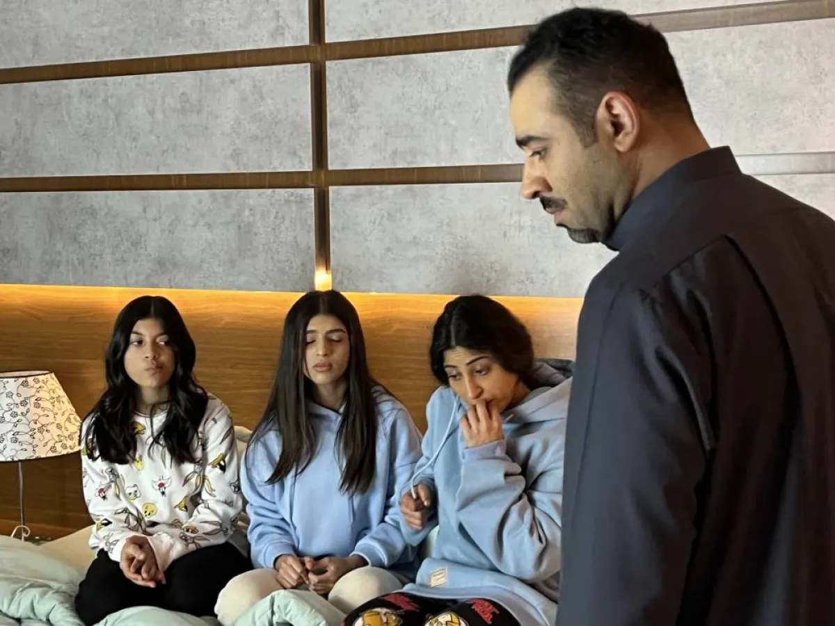  بشار الشطي، شجون الهاجري،  الغالية وريان دشتي في مشهد من مسلسل بيبي على الـmbc1 في رمضان القادم - الصورة من المسؤول الإعلامي لمجموعة الـmbc