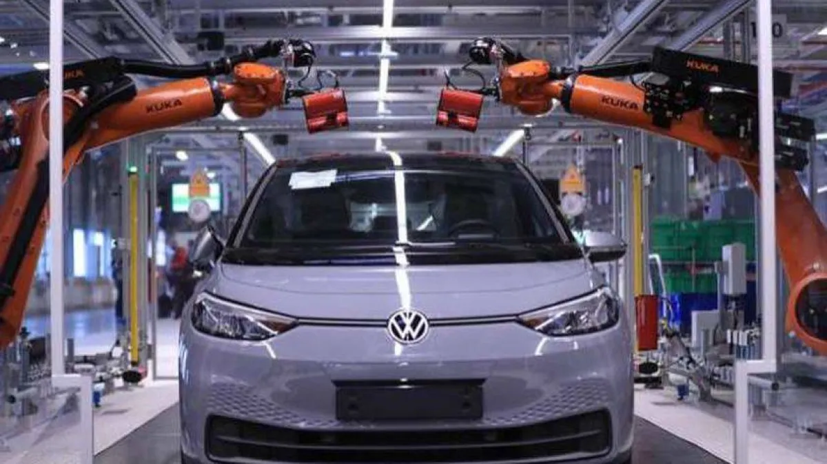 فولكس فاجن تدفع المليارات لتأسيس مصنع خاص بالسيارات الكهربائية