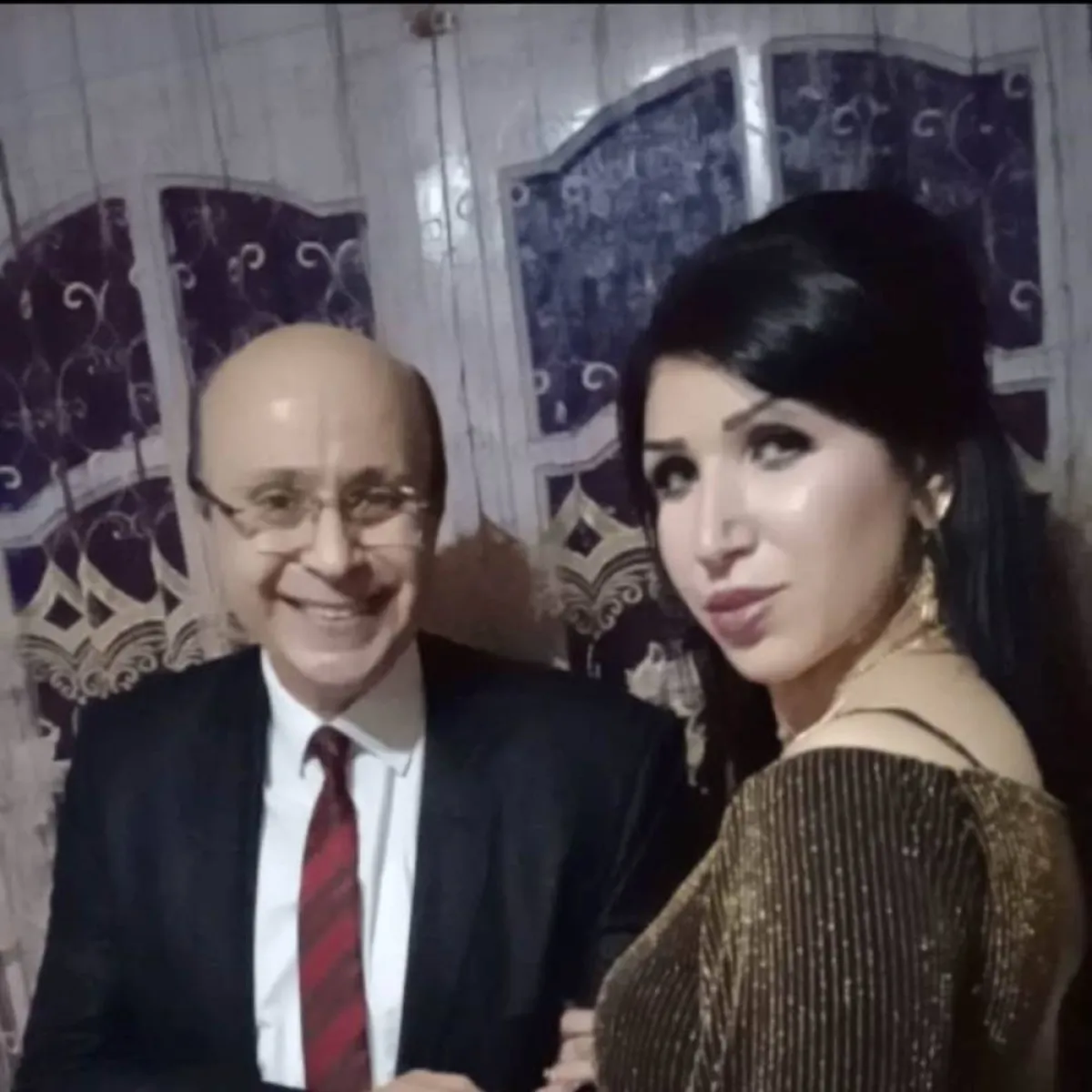 مجدي صبحي ومنى الألفي - الصورة من حسابها على الفيس بوك