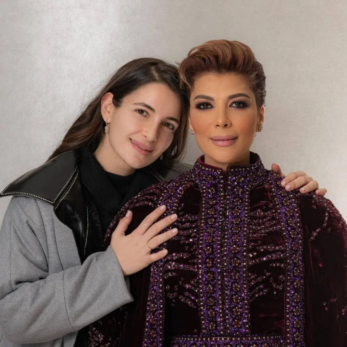 شام الذهبي مع والدتها أصالة - الصورة من حساب شام الرسمي على إنستغرام