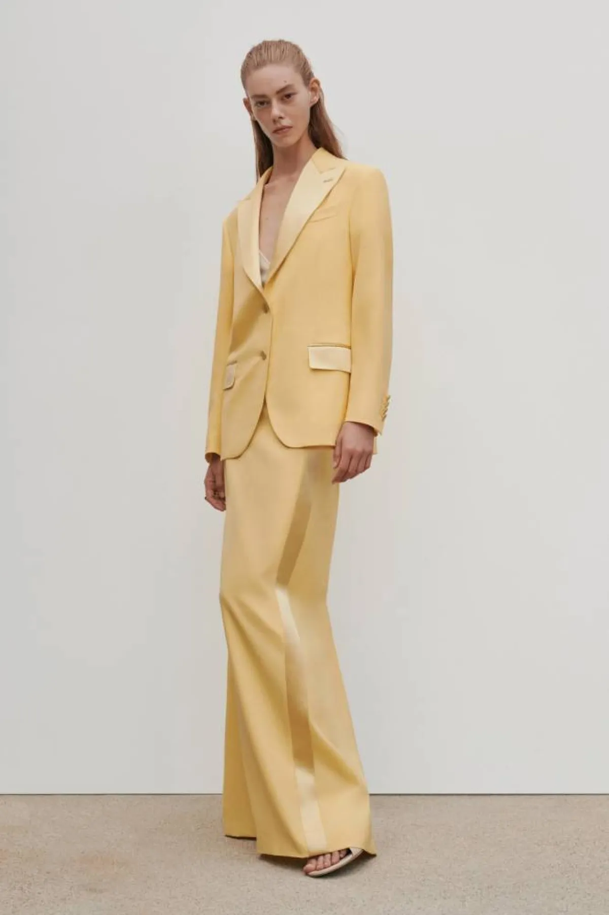 موديلات بدلات ربيعية