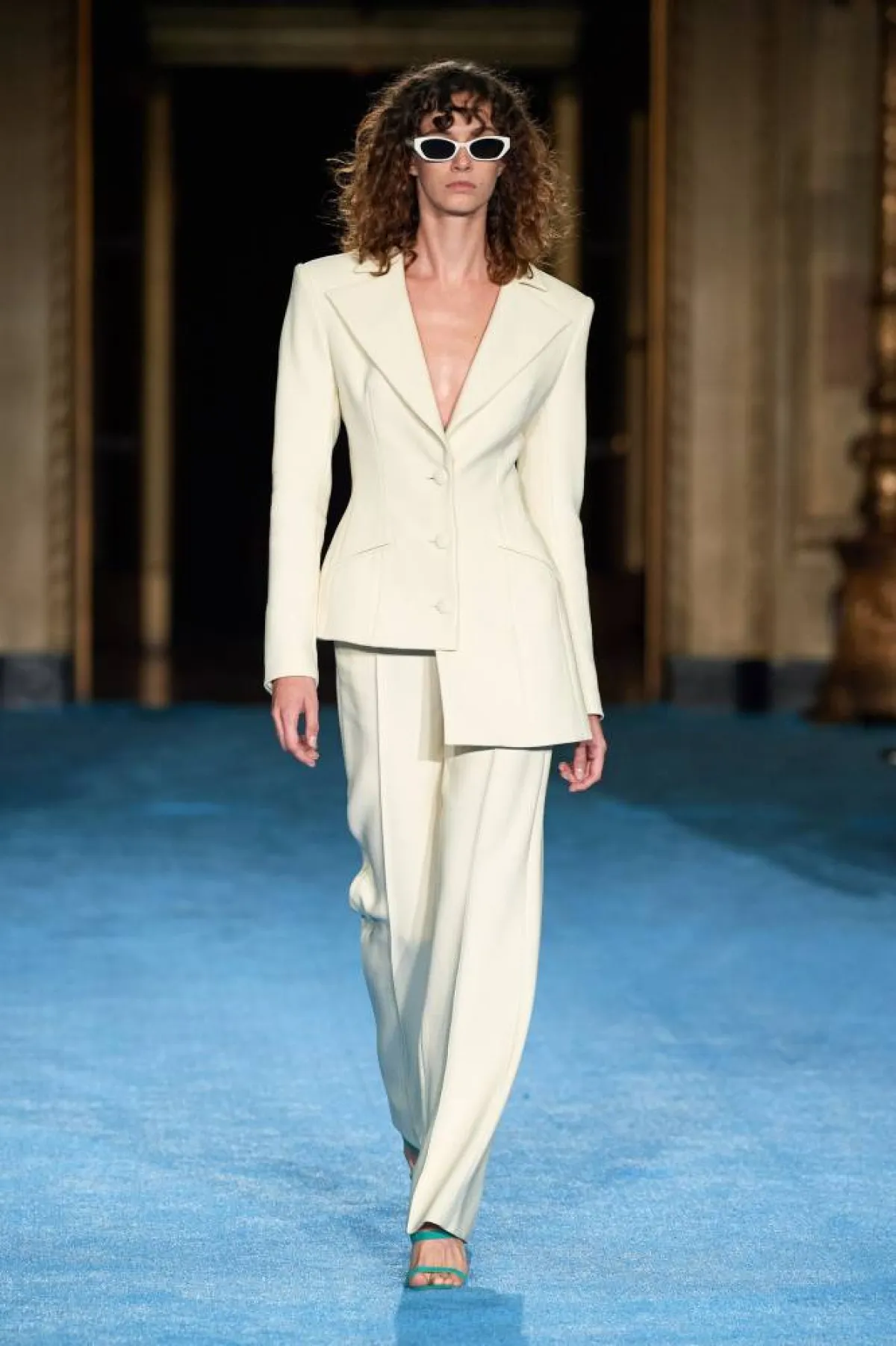 موديلات بدلات ربيعية