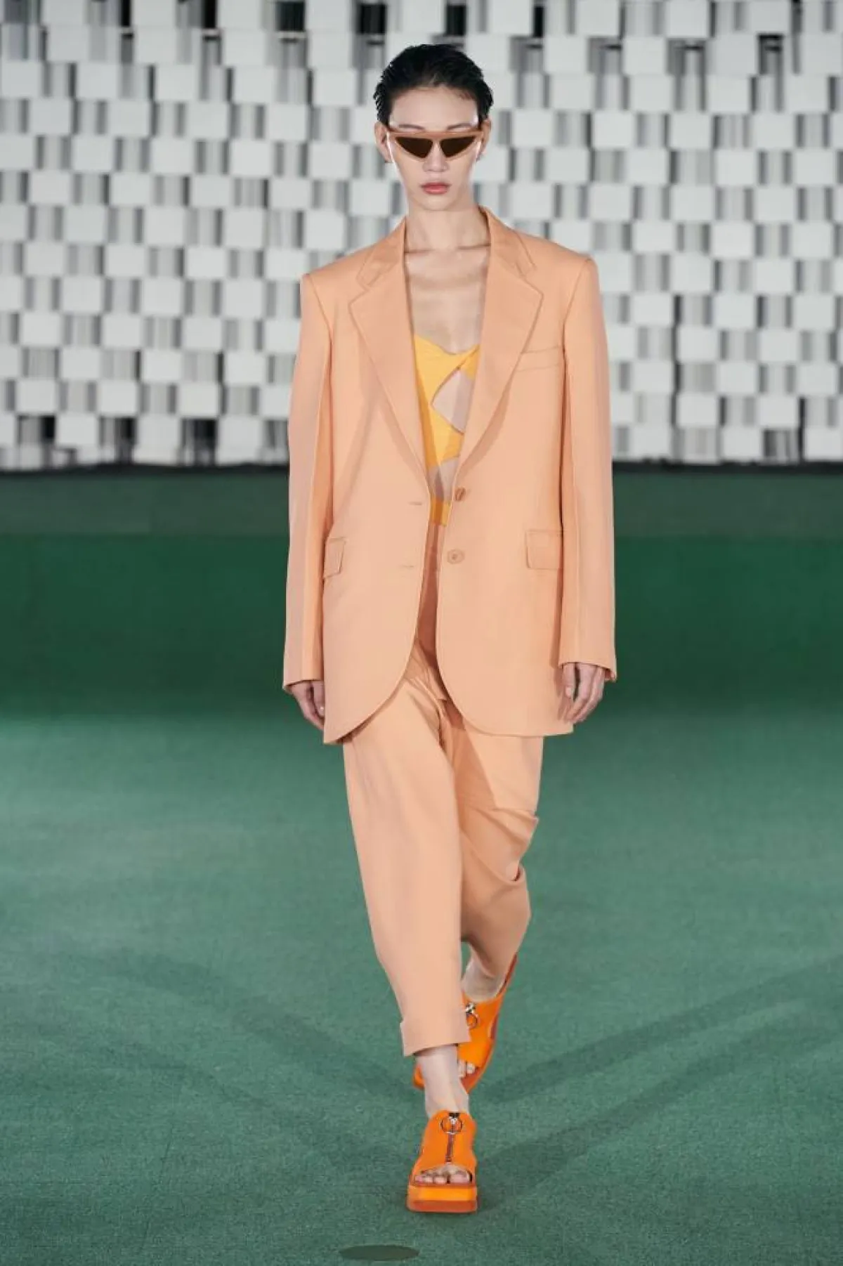 موديلات بدلات ربيعية