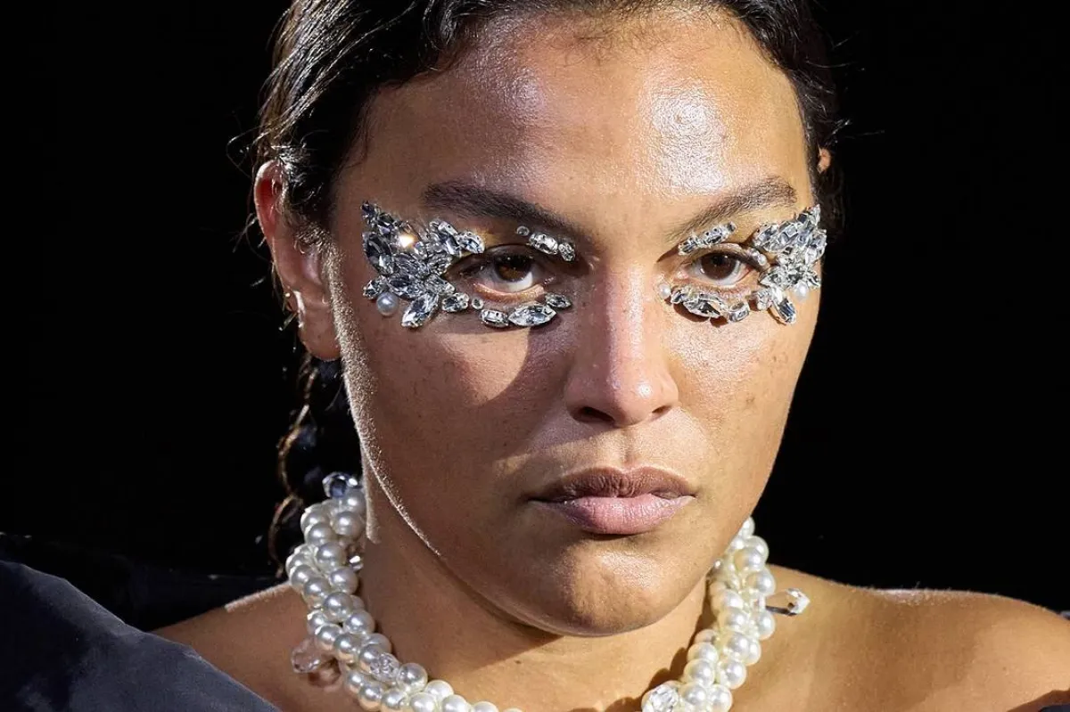  من عروض Simone Rocha