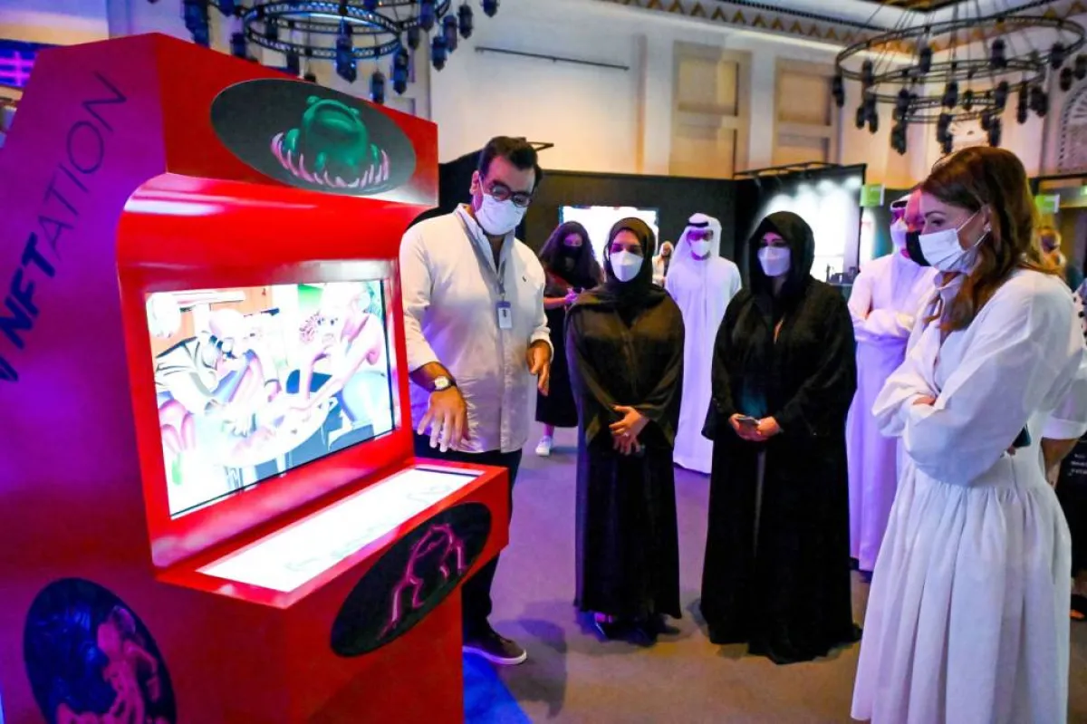 لطيفة بنت محمد بن راشد تفتتح معرض "آرت دبي"- الصورة من وام