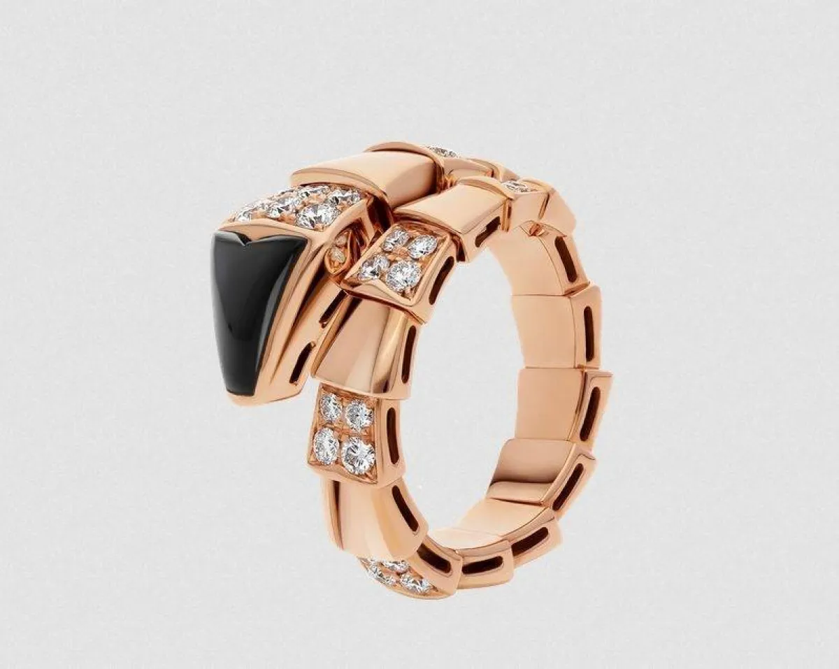 خاتم مرصع بالأونيكس والألماس من بلغاري Bvlgari