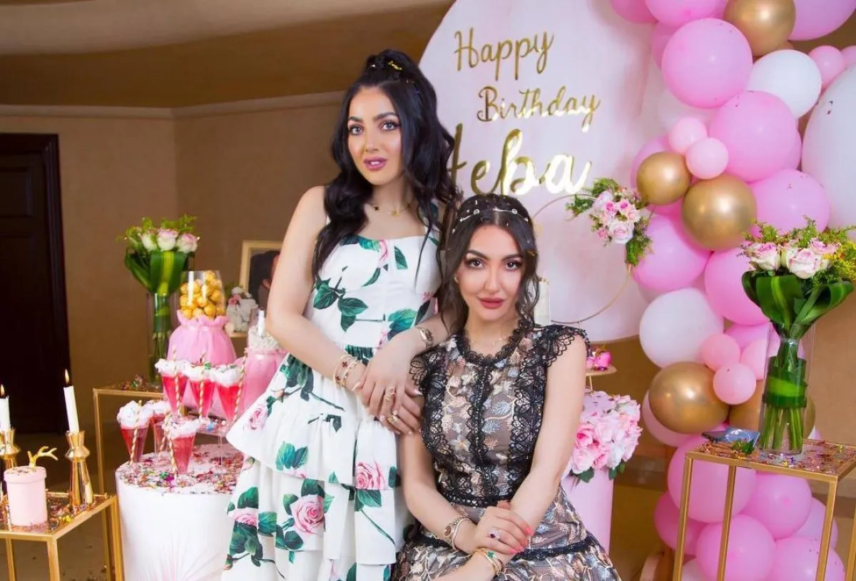 دونا الحسين وشقيقتها هبة الحسين - الصورة من حساب هبة الرسمي على إنستغرام