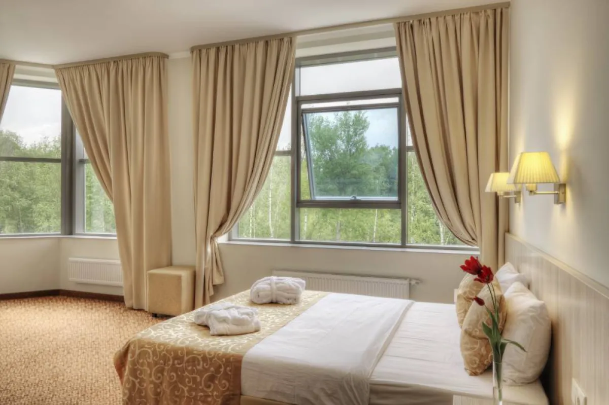 الفرق بين مسميات غرف الفندق