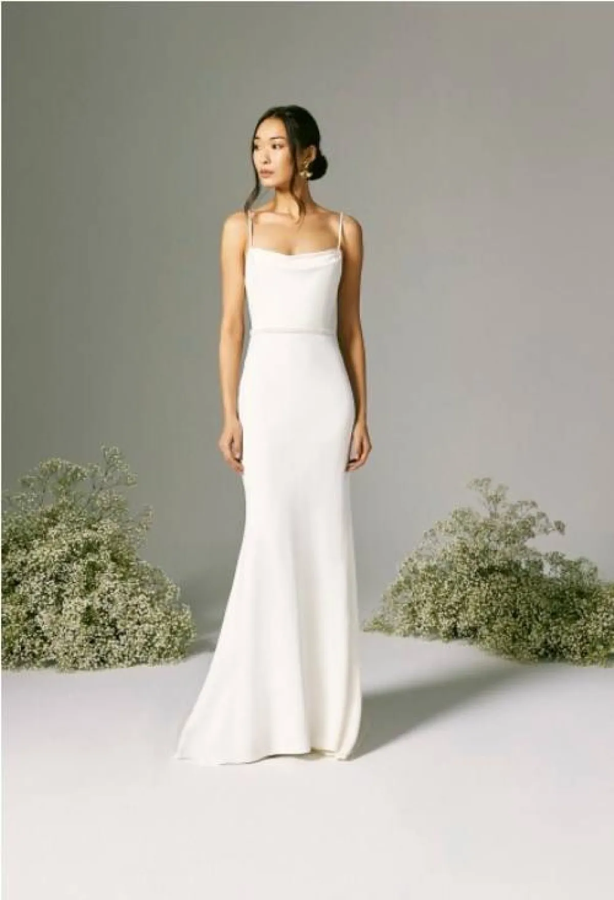 فستان زفاف بقصة مستقيمة من سافانا ميللر  Savannah Miller