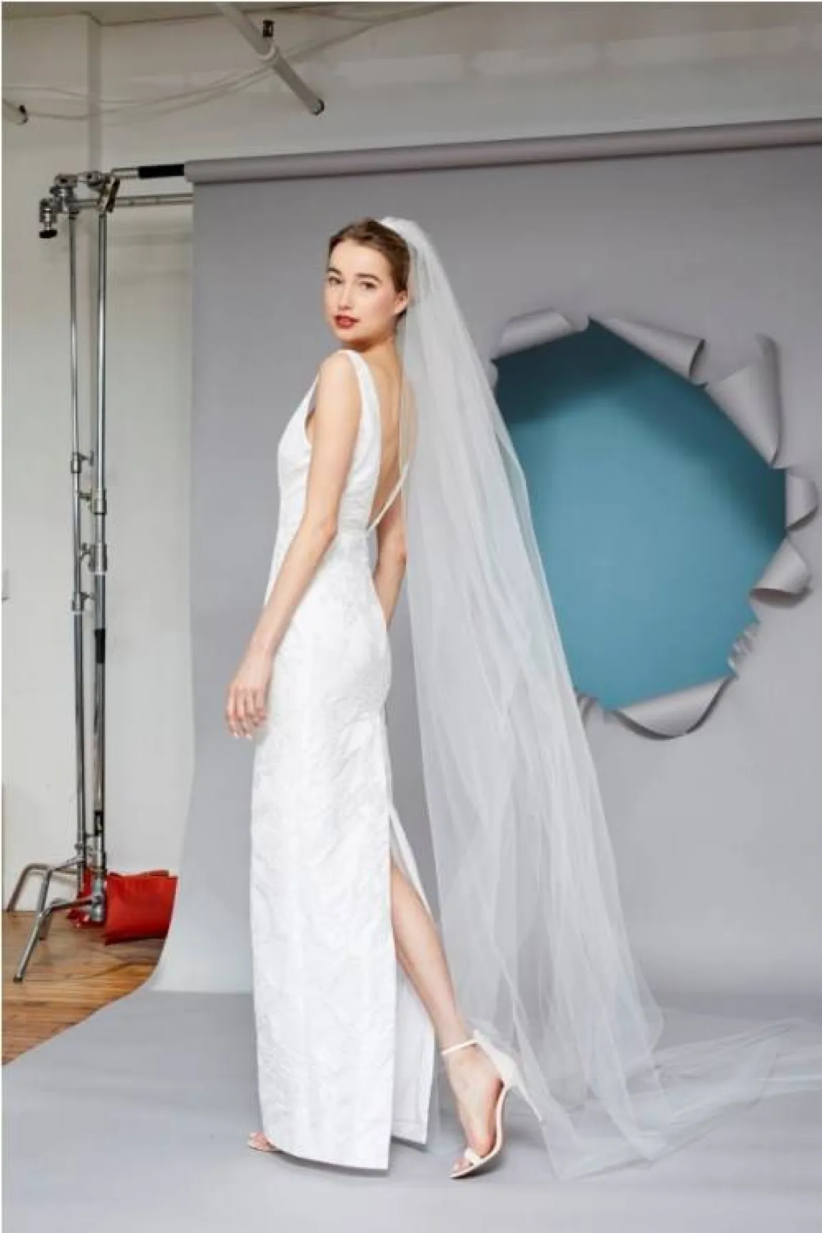 فستان زفاف بقصة مستقيمة من غريس عقاد  Grace Accad