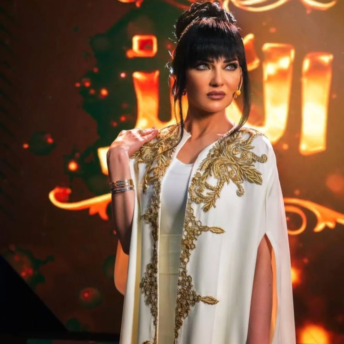 صفاء سلطان بأطقم ذهب-الصورة من حساب النجمة على انستغرام