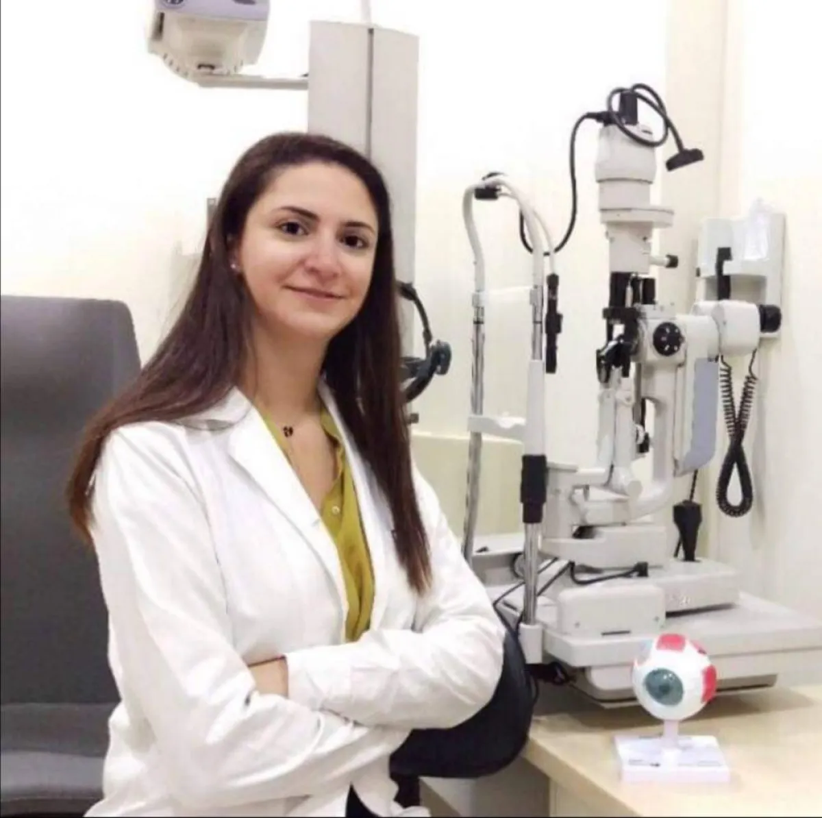 الاختصاصيّة في طبّ وجراحة العين الدكتورة جويل أنطون 