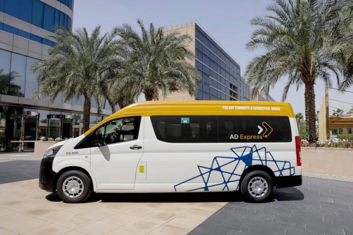 إطلاق خدمة النقل السريع بالحافلات العامة . الصورة من "وام"