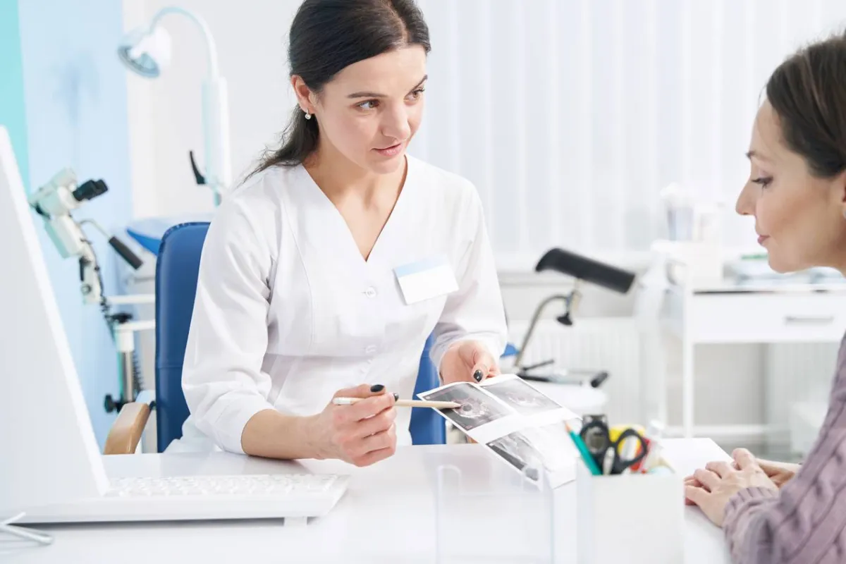 صورة لحامل عن الطبيبة