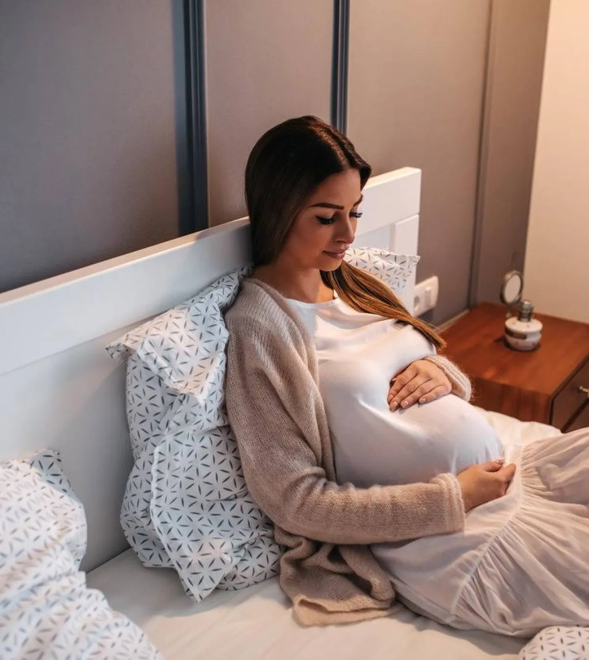 صورة لحامل في الشهر السادس