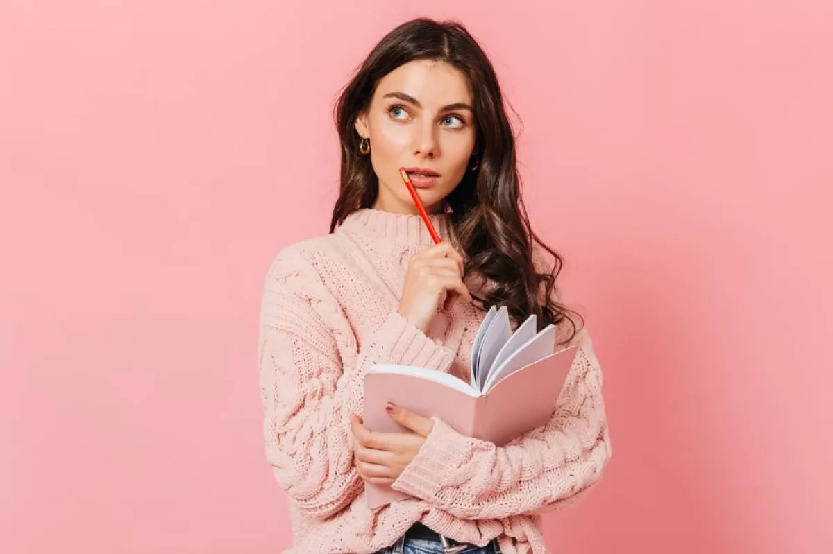 كتاب إلكتروني فرصة جيدة للإفادة من التكلفة المنخفضة للنشر وحتّى التوزيع 