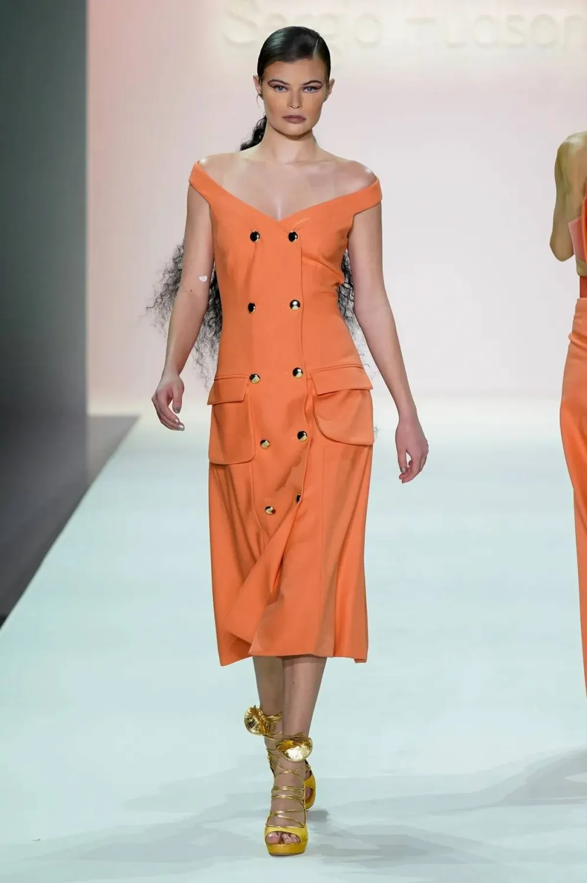 صيحة الأوف شولدر لصيف 2022