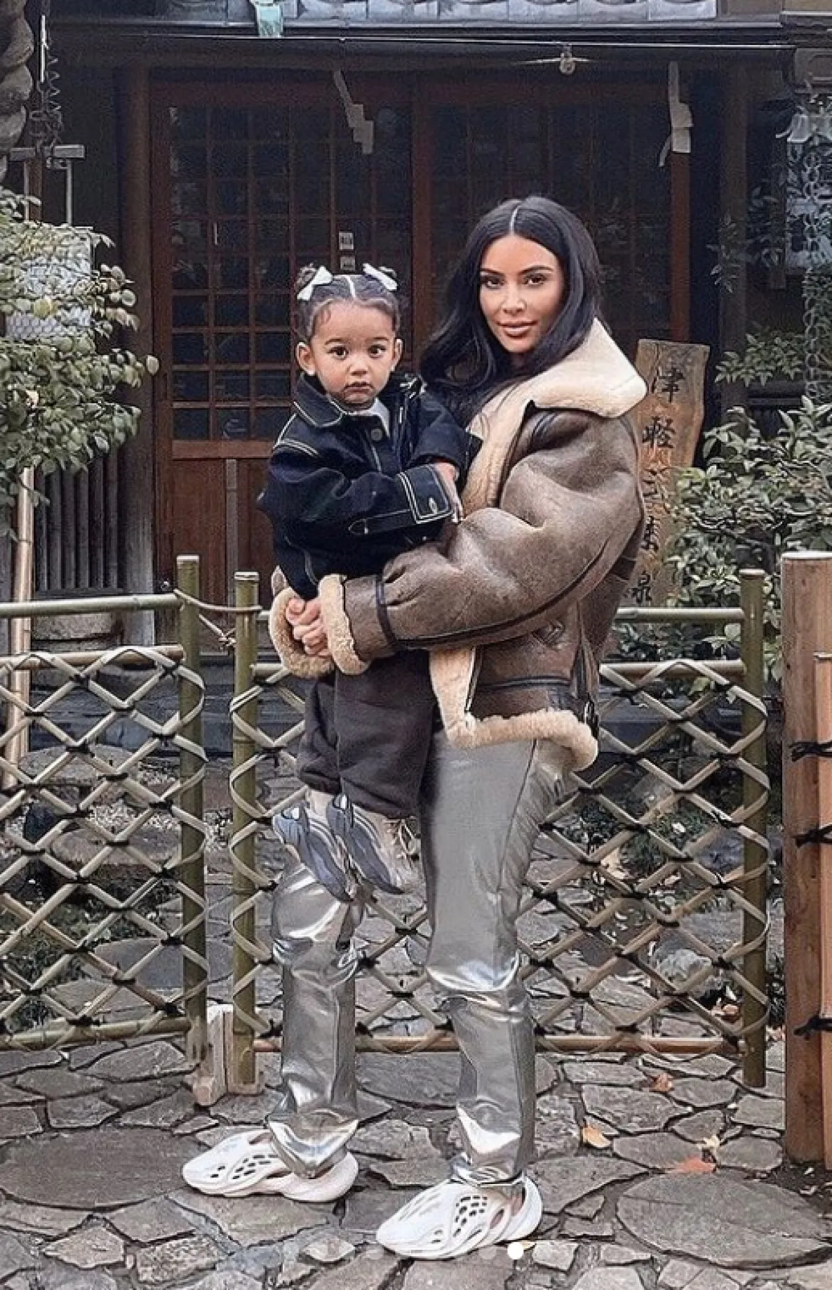 كيم كاردشيان وابنتها