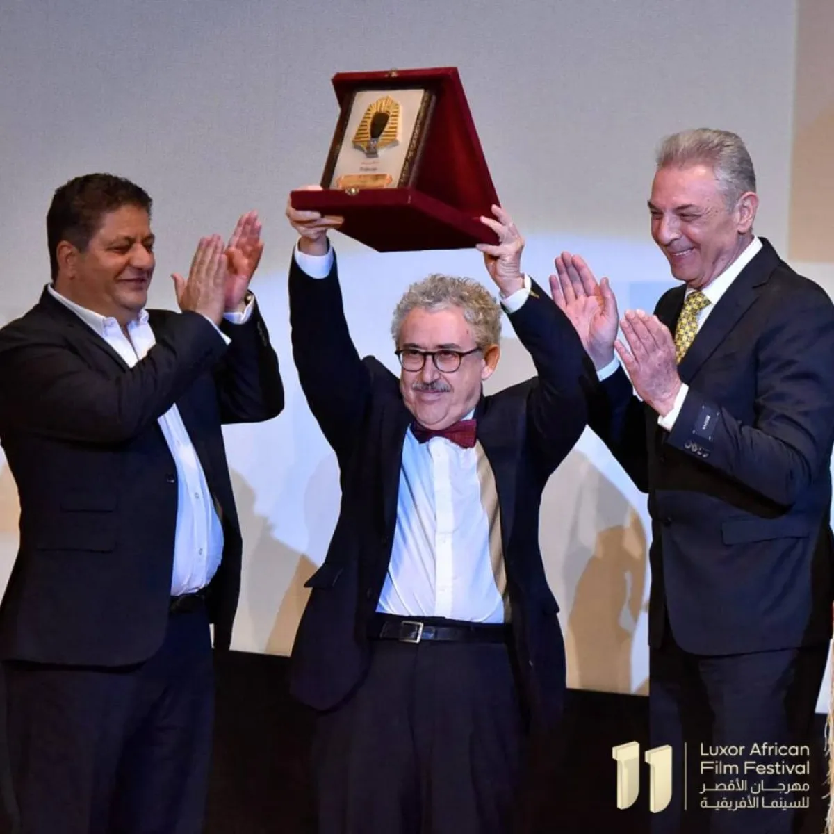 المخرج التونسي فريد بوغدير لحظة تكريمه في مهرجان الاقصر