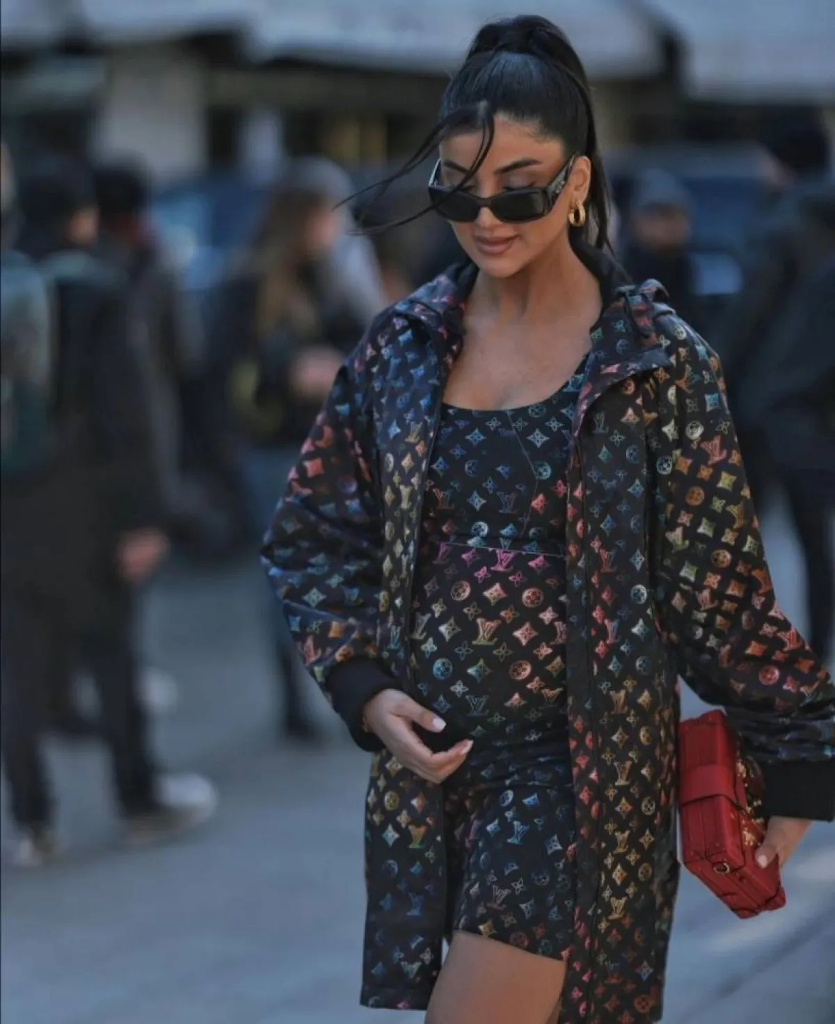 علا فرحات بأزياء الحمل