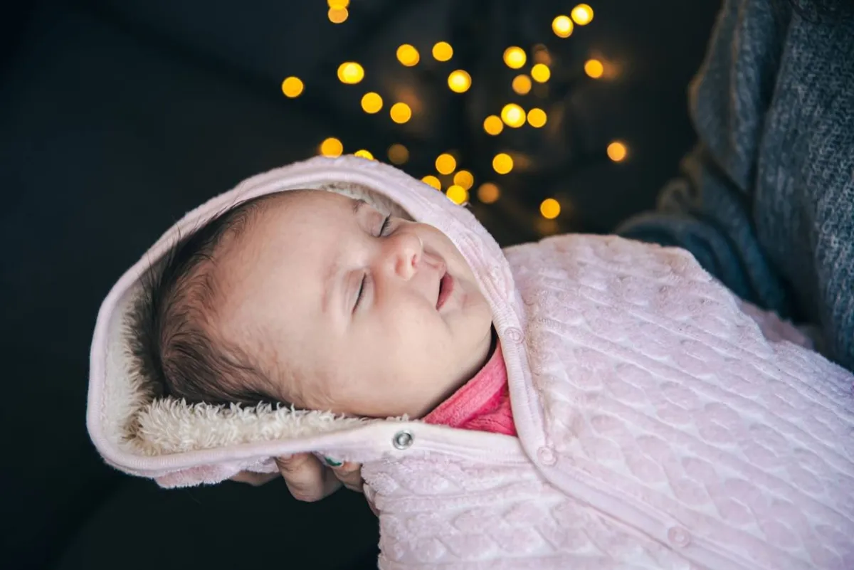 صورة لشكل رأس المولود المسطح من الخلف