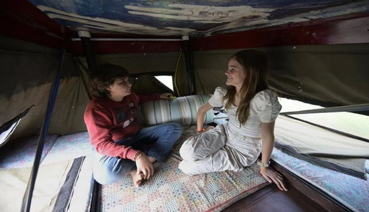 ابنة وابن عائلة زاب