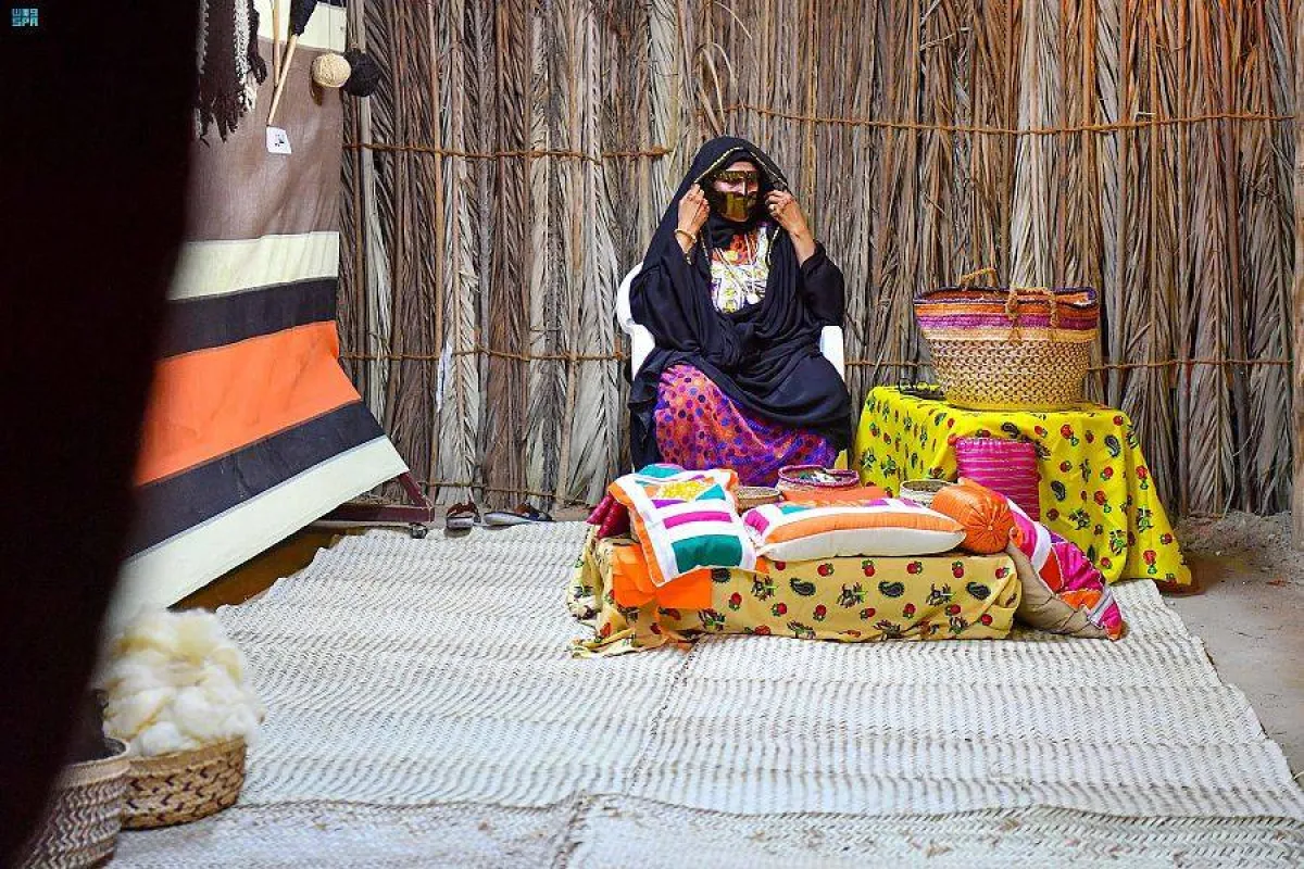 حضور متميز للسعوديات في فعاليات أيام الشارقة التراثية - الصورة من واس