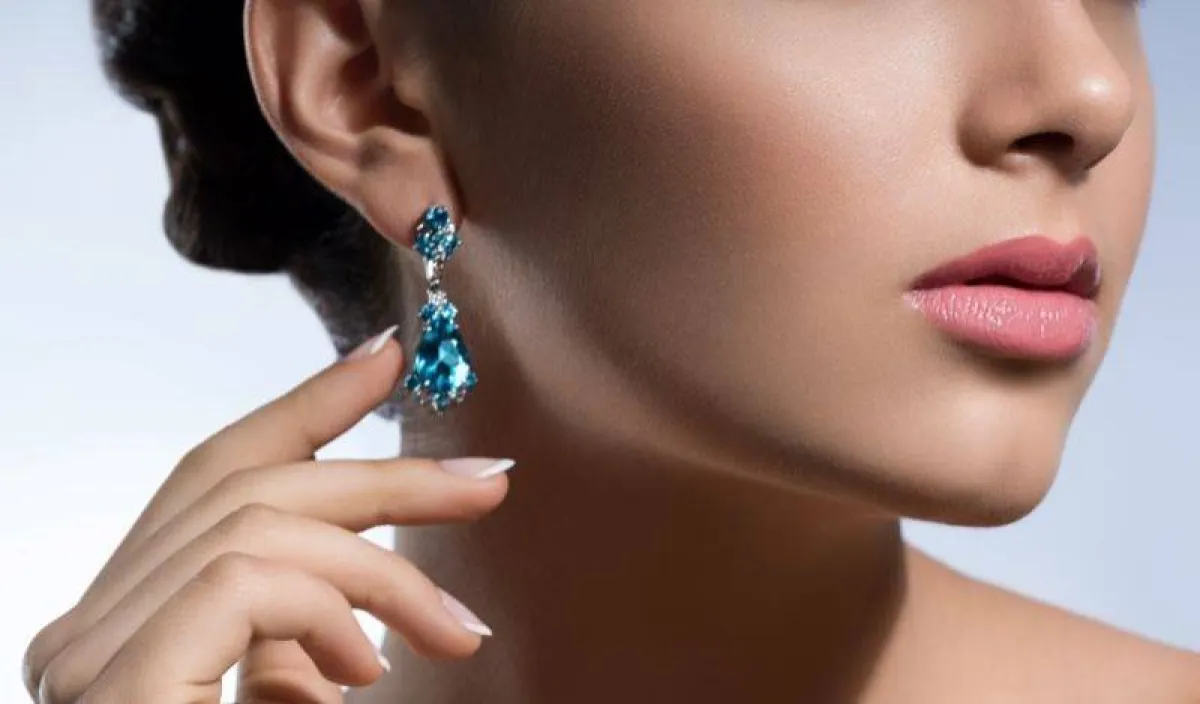 الأبراج والأحجار الكريمة