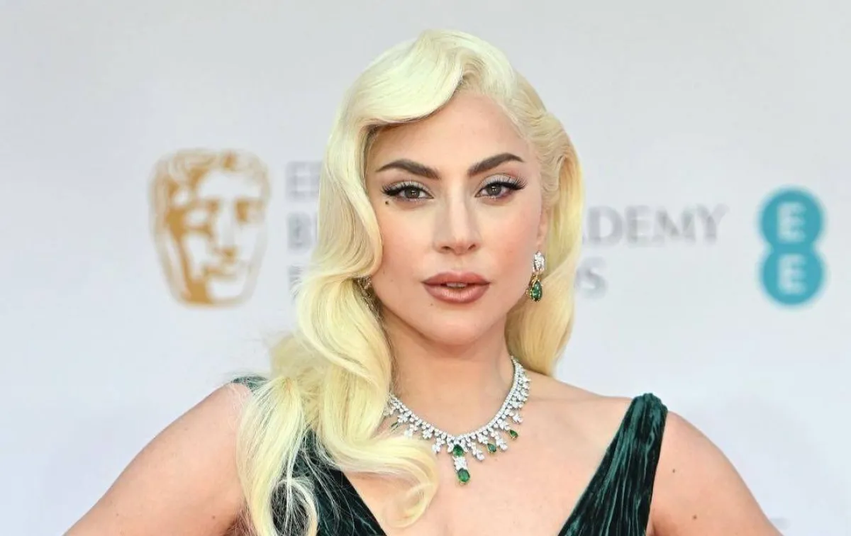 ليدي غاغا في حفل بافتا 2022