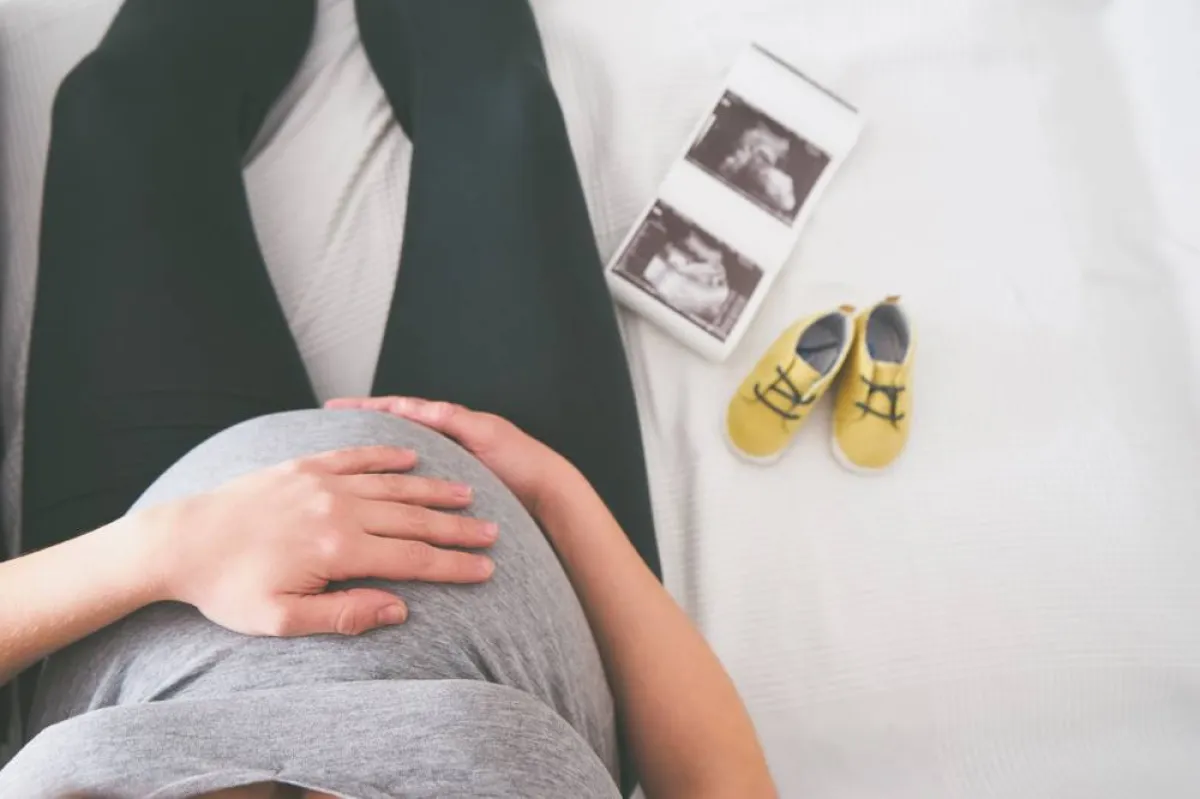 صورة لحامل بكر تنتظر مولودها الأول