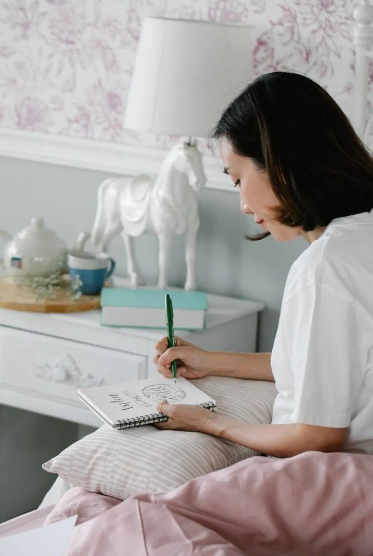 إخراج أحداث اليوم من أدمغتنا أسهل لنا من تحملها داخل انفسنا