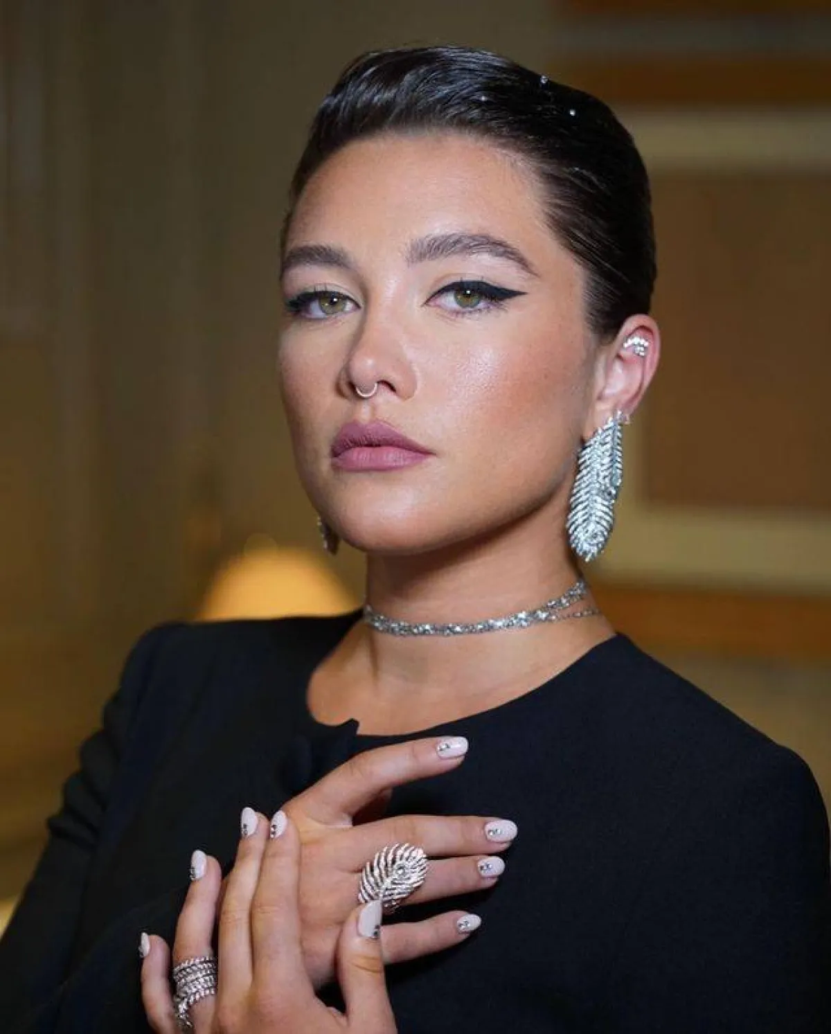 مجوهرات Florence Pugh-الصورة من حساب خبير المكياج Alex Babsky Makeup Artist على انستغرام 