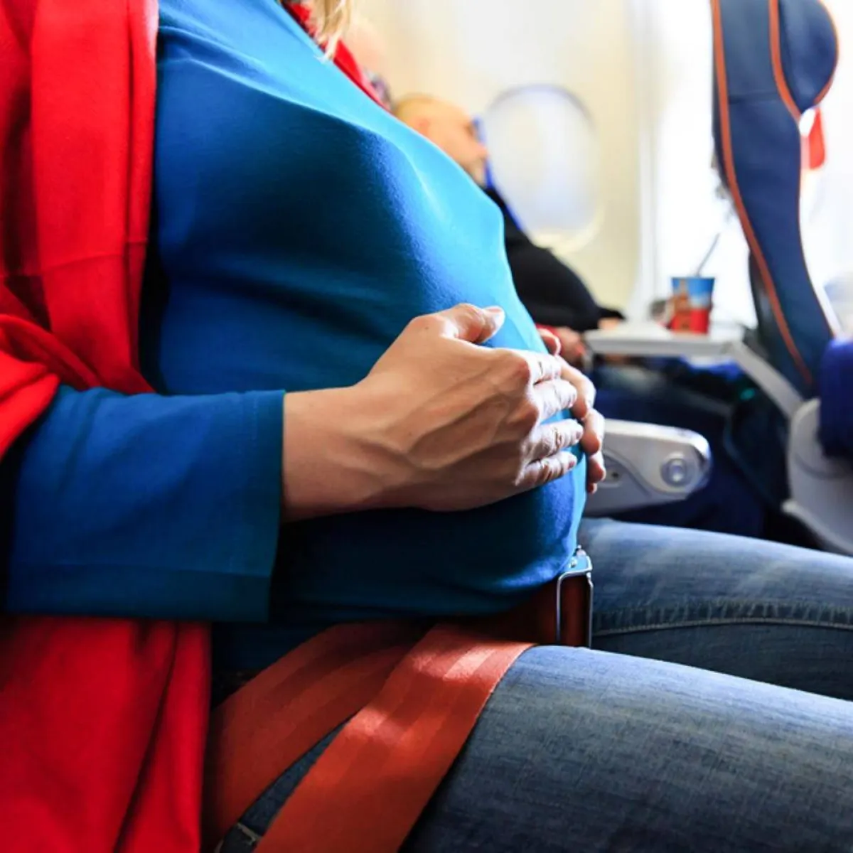 صورة لحامل على متن الطائرة