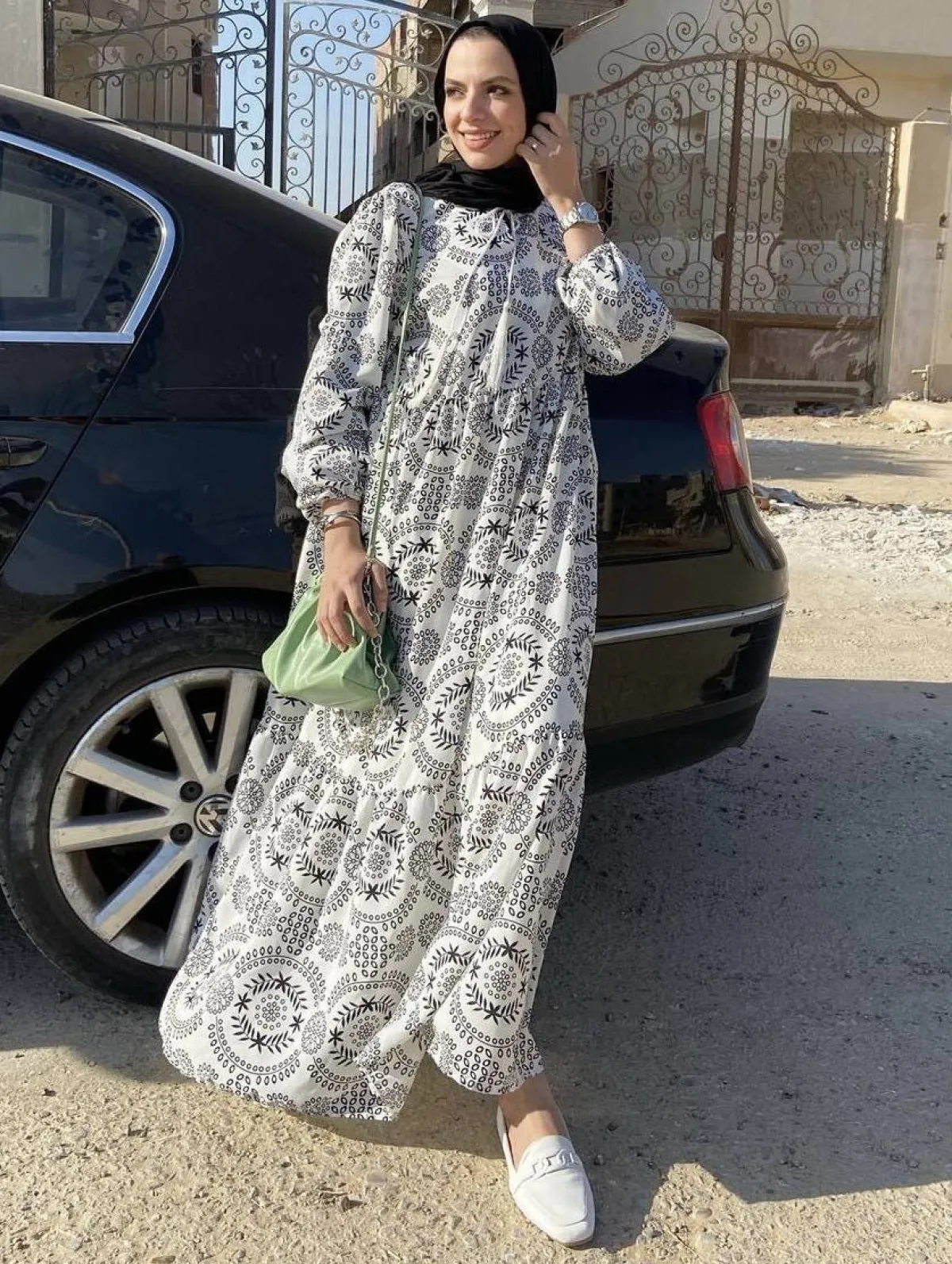 اطلالة باللون الابيض والاسود